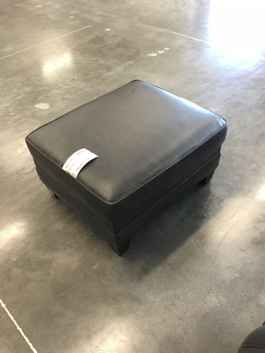 Ethan Allen Ottoman Furniture